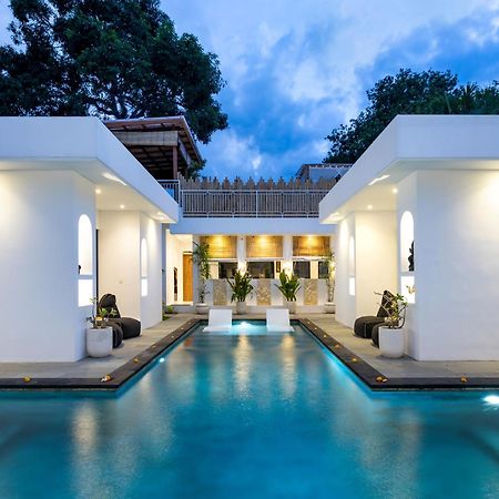 Villa Kelolyne Семиняк Екстериор снимка
