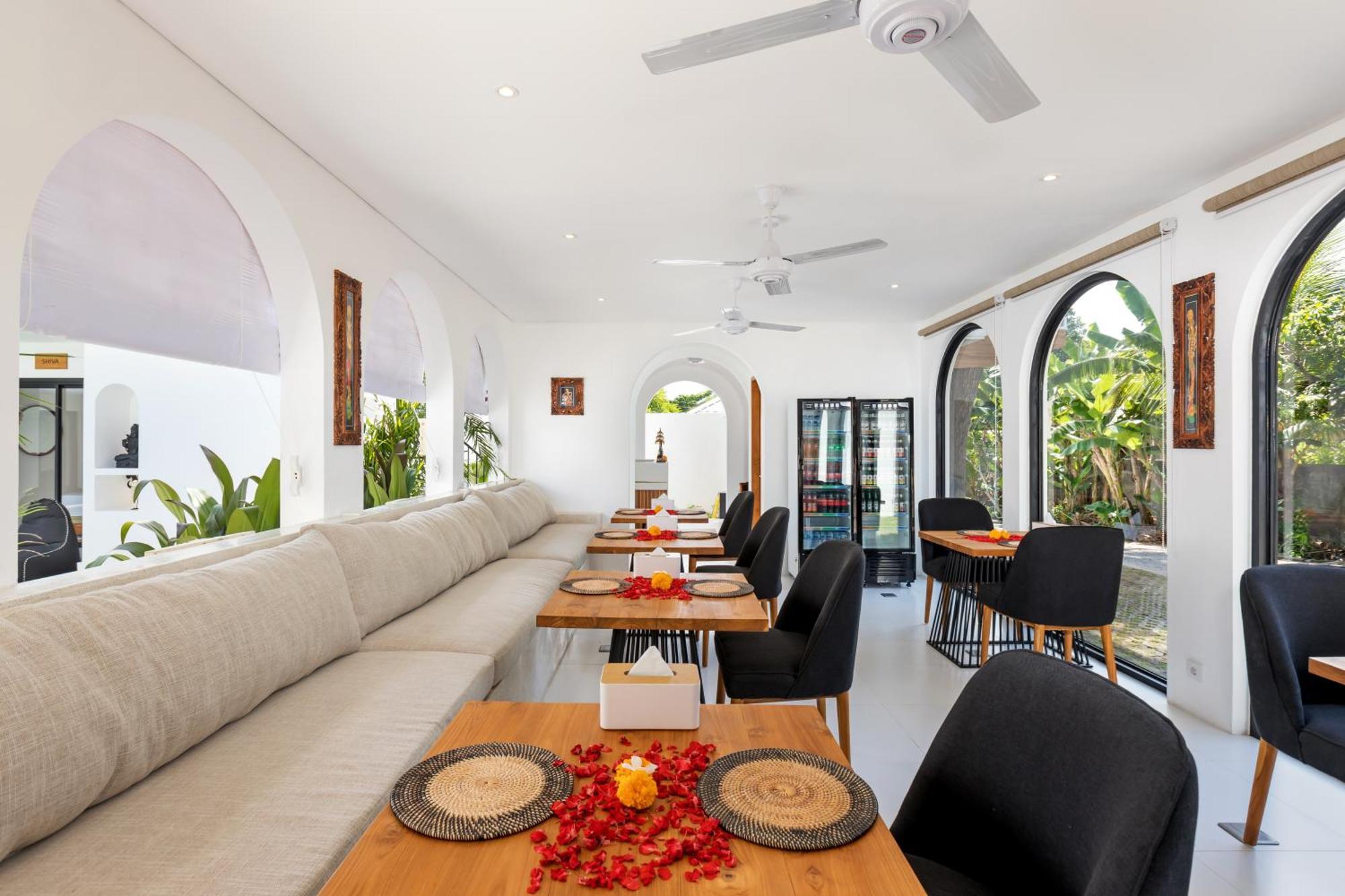Villa Kelolyne Семиняк Екстериор снимка